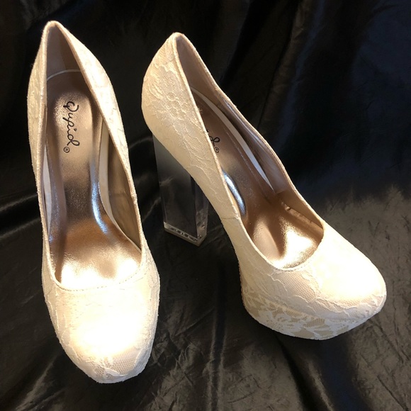 Qupid- Platform Sky Lucite Ombré High Heel Shoes in White Lace & Cream - Picture 3 of 10